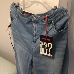 CUFF JEANS LIGHT WASH PLUS SIZE